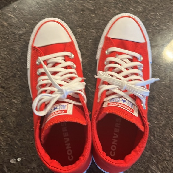 Converse size 7 red sneakers - Picture 5 of 5